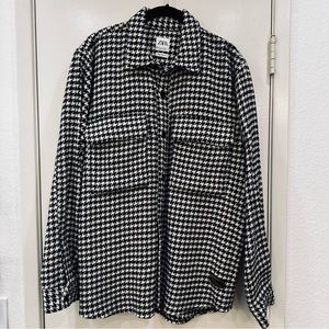 Zara Men’s Black/White Overshirt/Button Up (Size M)